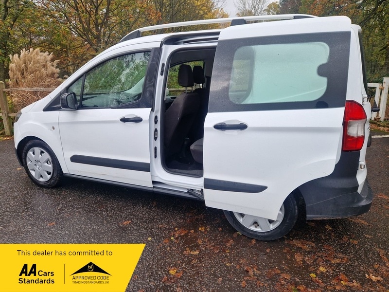 Used Ford Transit Courier 2015 for sale - 76418052: Photo 6