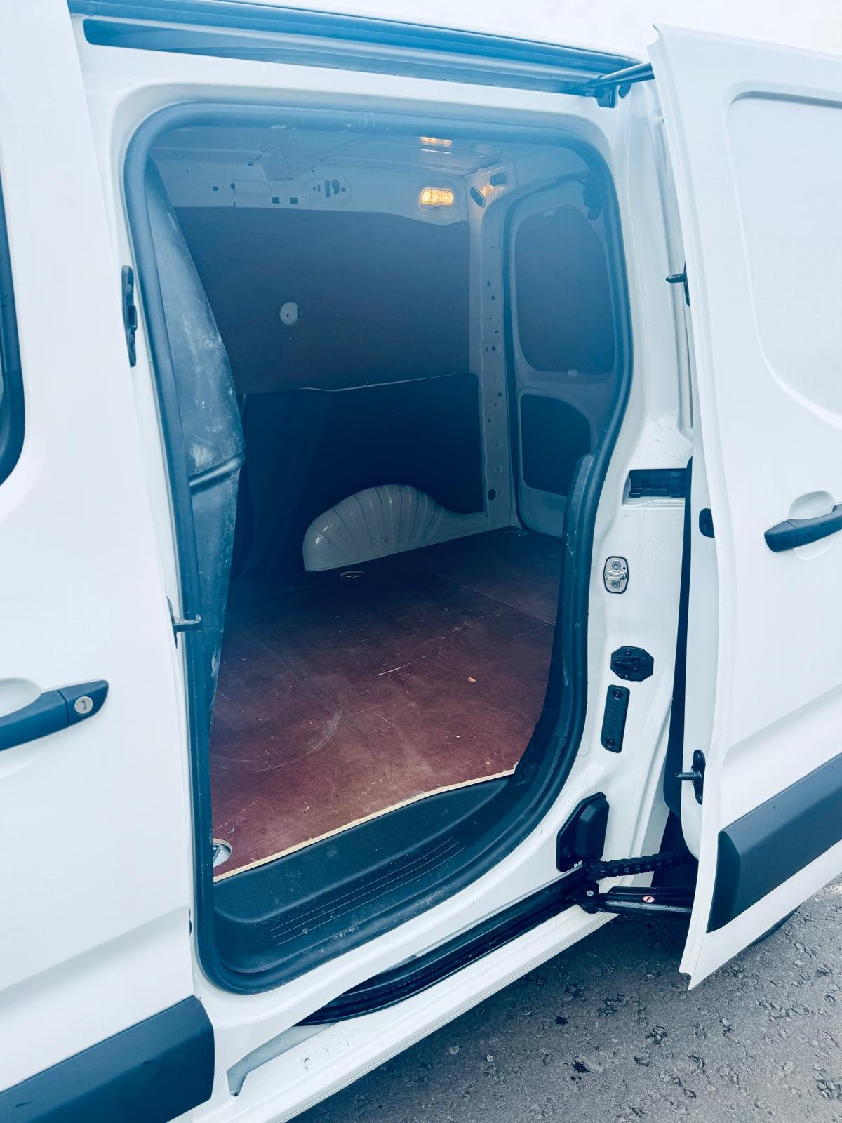 Used Vauxhall Combo 2020 for sale - 75913145: Photo 7