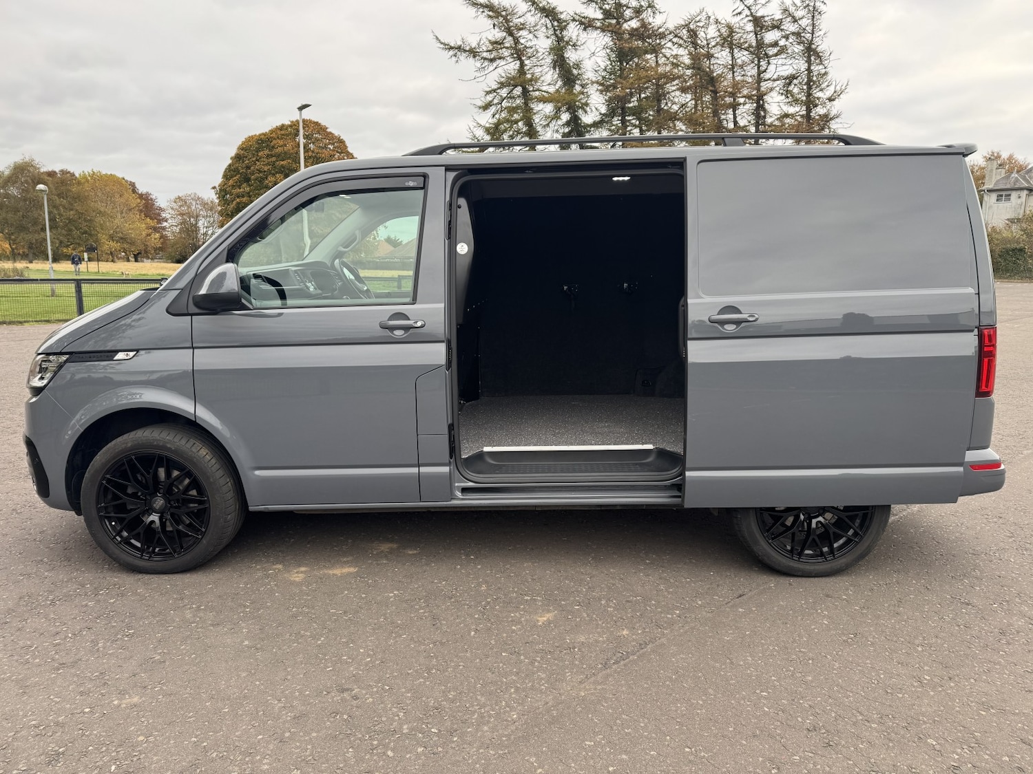 Used Volkswagen Transporter 2024 for sale - 76536690: Photo 9