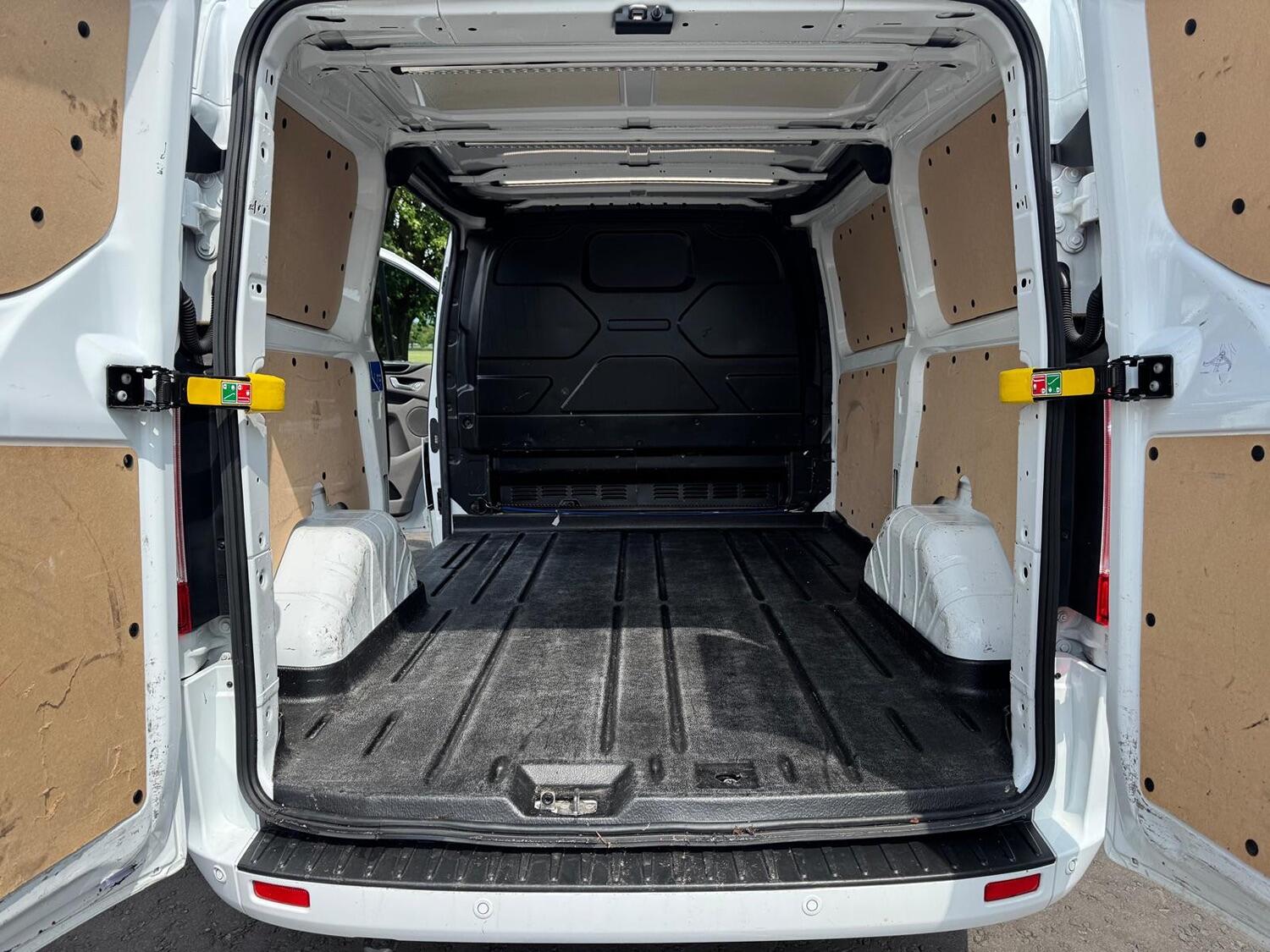 Used Ford Transit Custom 2023 for sale - 77954083: Photo 8