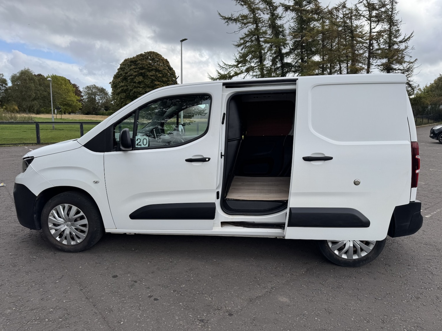 Used Peugeot Partner 2019 for sale - 76305517: Photo 13