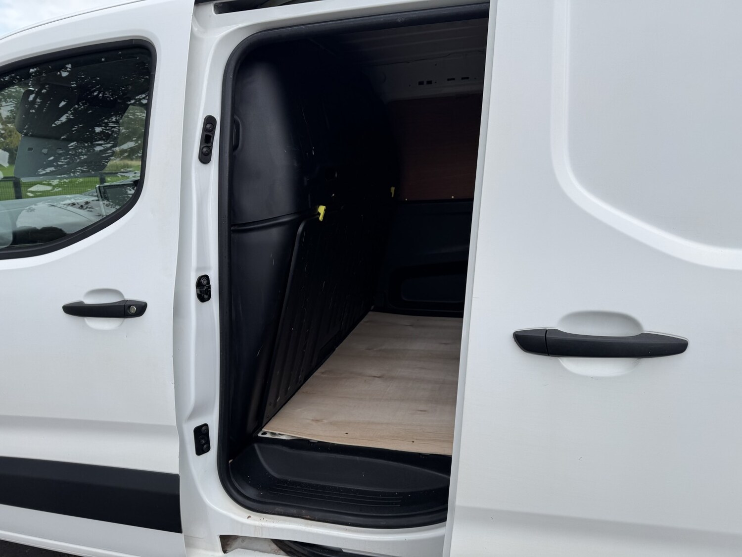 Used Peugeot Partner 2019 for sale - 76305517: Photo 14