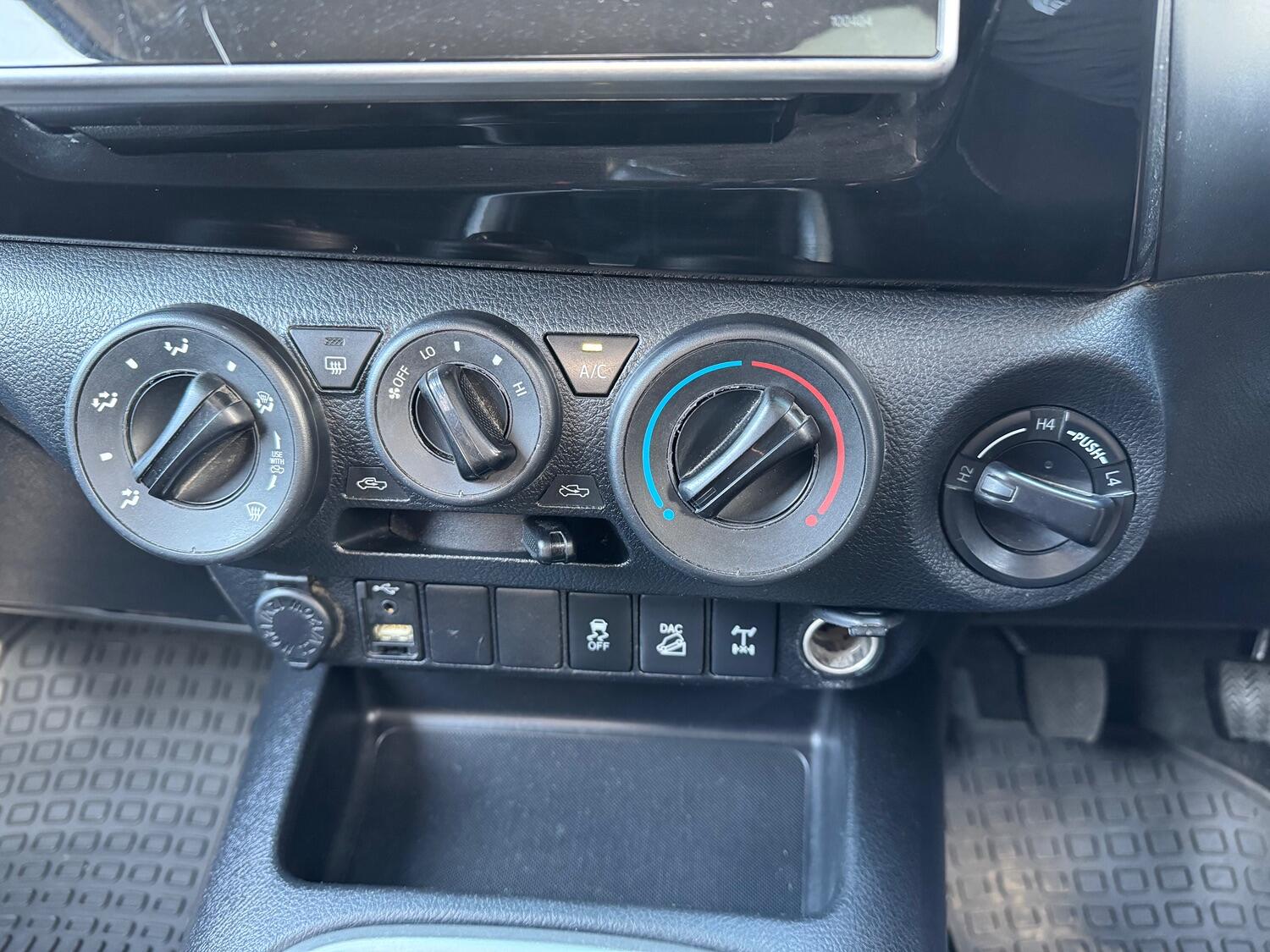 Used Toyota Hilux 2018 for sale - 76794664: Photo 16