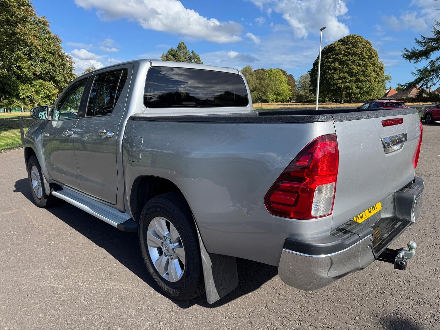 Used Toyota Hilux 2018 for sale - 76794664: Photo 3