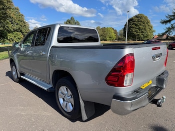 Used Toyota Hilux 2018 for sale - 76794664: Photo