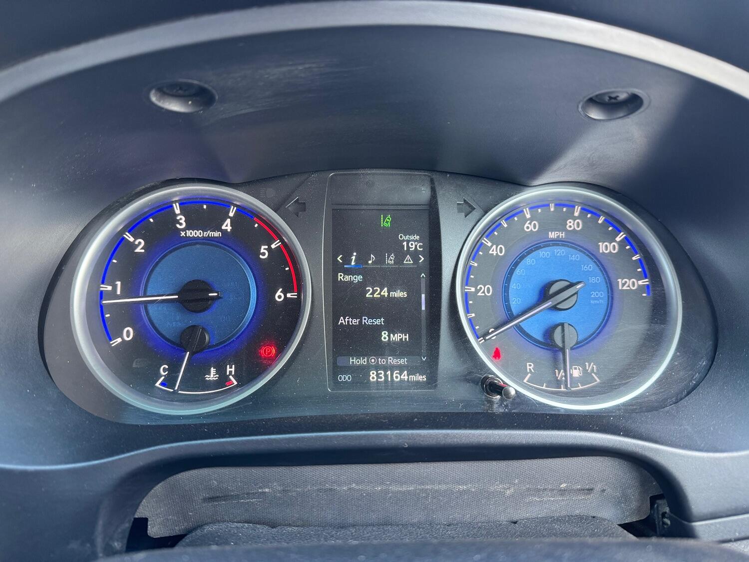 Used Toyota Hilux 2018 for sale - 76794664: Photo 9