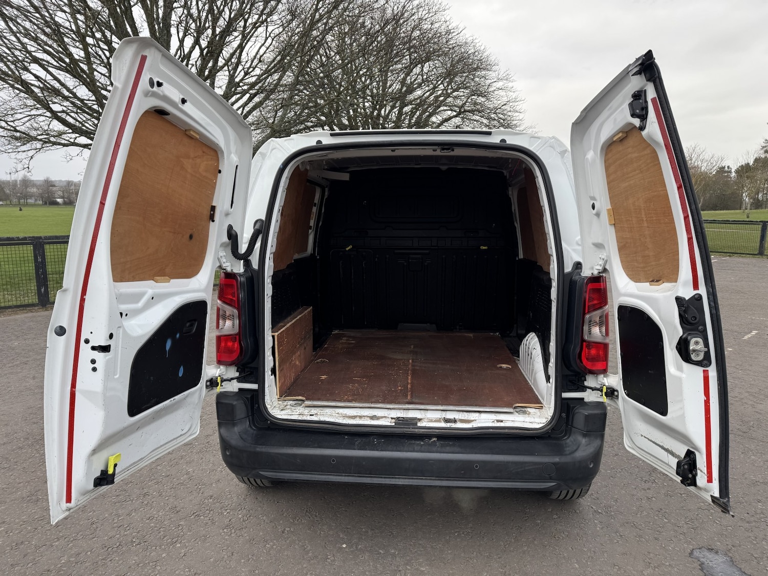 Used Peugeot Partner 2019 for sale - 77735861: Photo 9