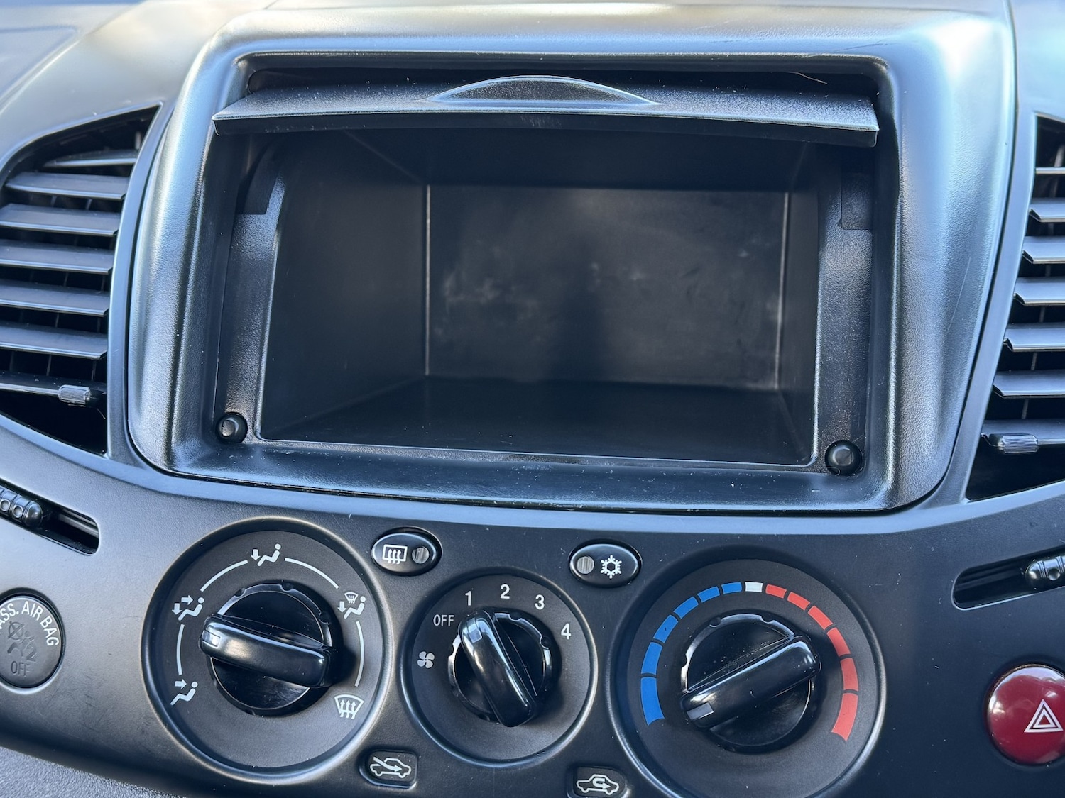 Used Mitsubishi L200 2015 for sale - 76387356: Photo 18