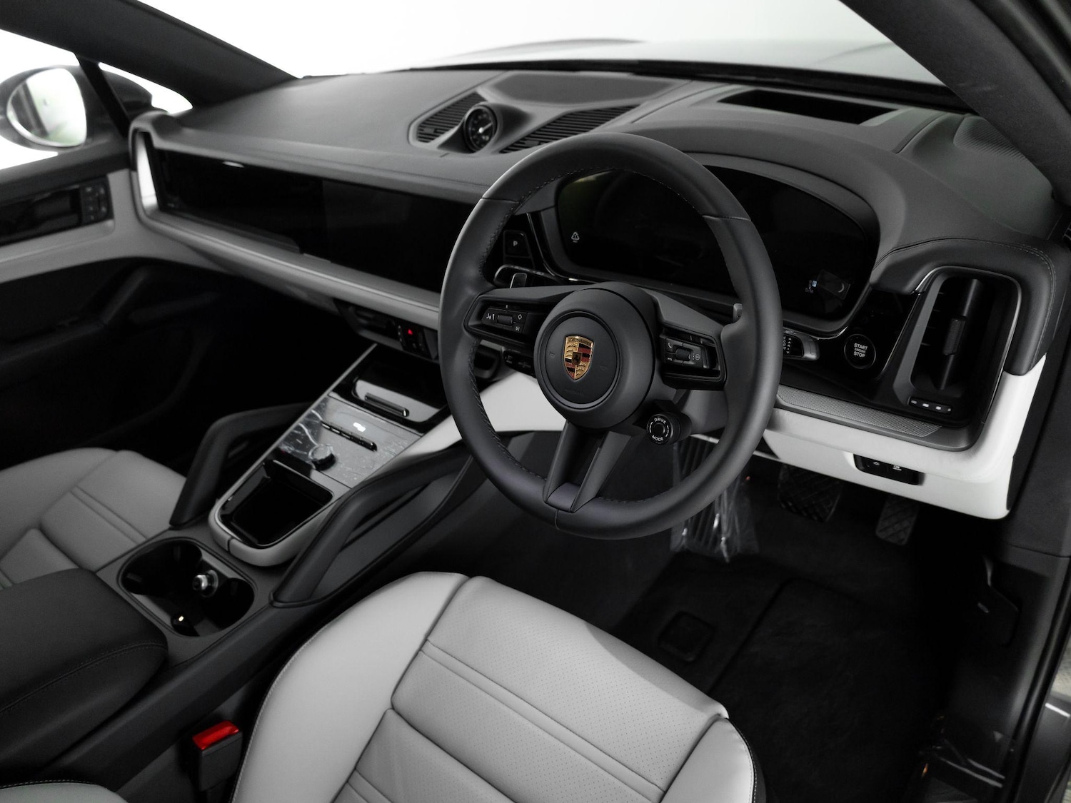 Used Porsche Cayenne 2025 for sale - 76888395: Photo 3