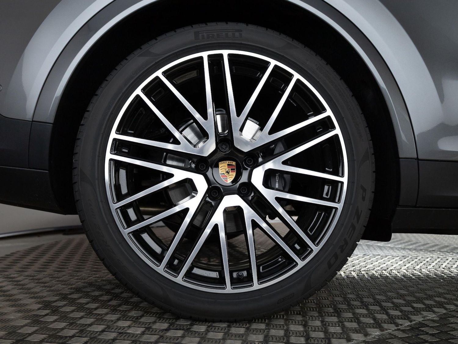 Used Porsche Cayenne 2025 for sale - 76888395: Photo 4