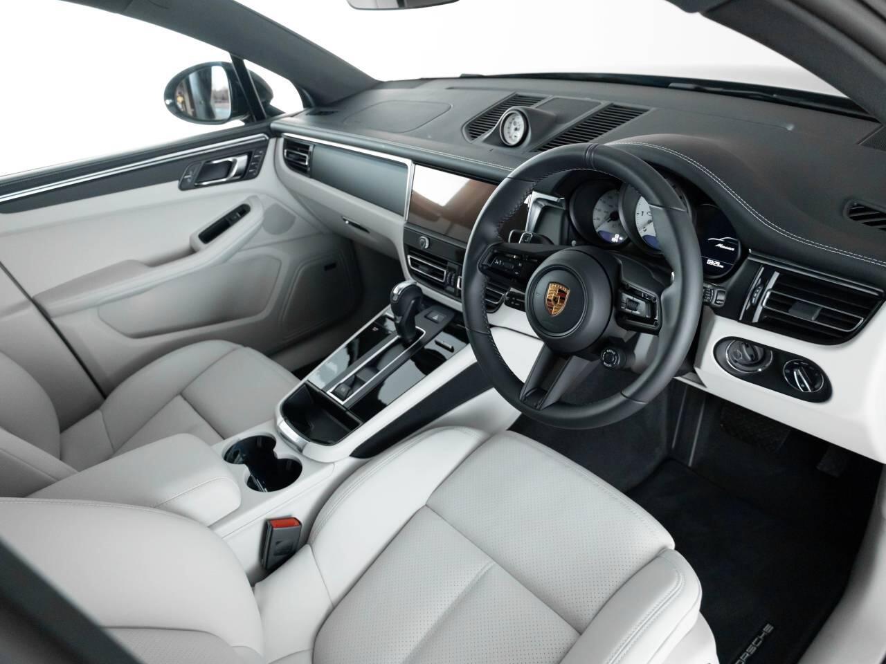 Used Porsche Macan 2025 for sale - 78190258: Photo 4