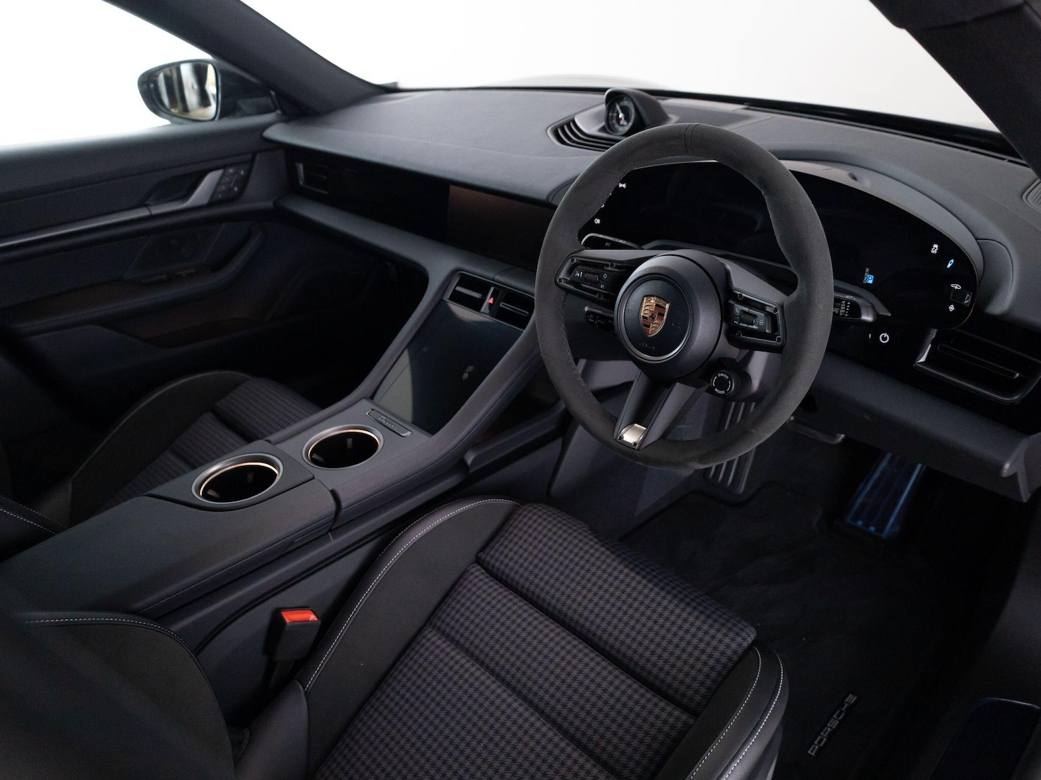 Used Porsche Taycan 2025 for sale - 77256221: Photo 8