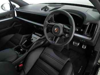 Used Porsche Cayenne 2025 for sale - 77885181: Photo