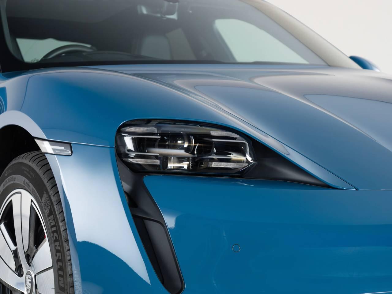 Used Porsche Taycan 2022 for sale - 78190274: Photo 11