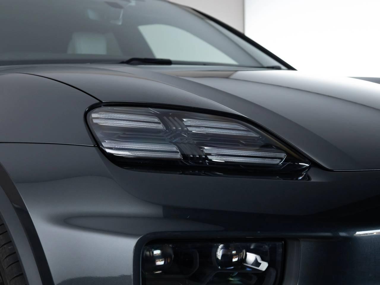 Used Porsche Macan 2025 for sale - 77728867: Photo 10