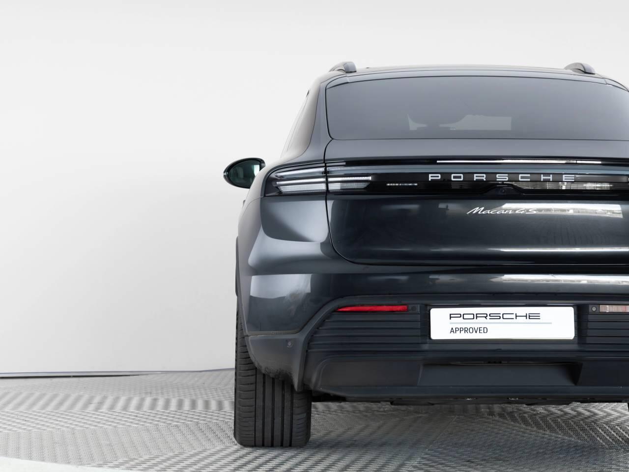 Used Porsche Macan 2025 for sale - 77728867: Photo 11