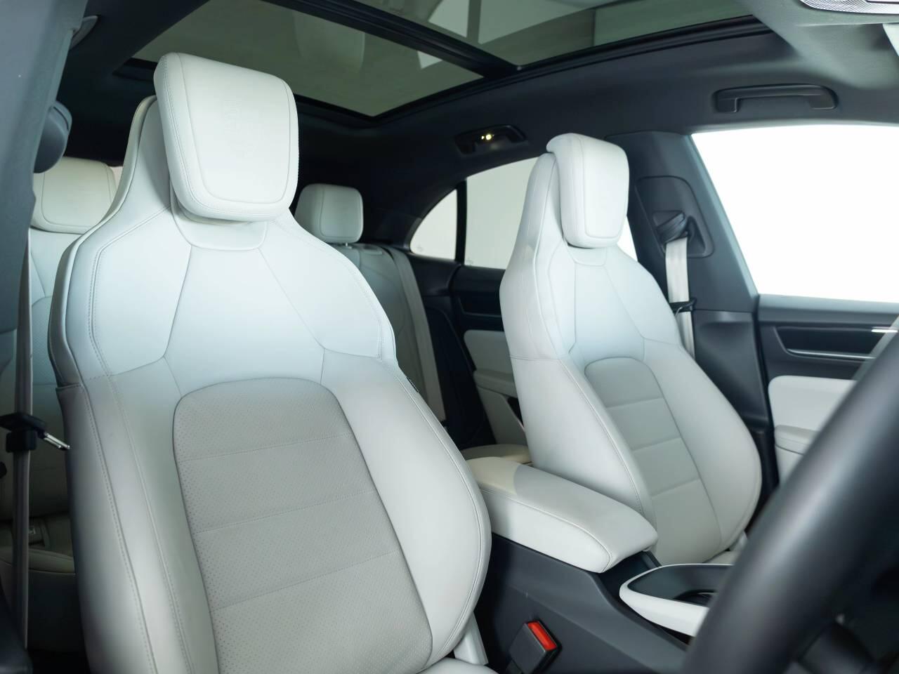 Used Porsche Macan 2025 for sale - 77728867: Photo 5