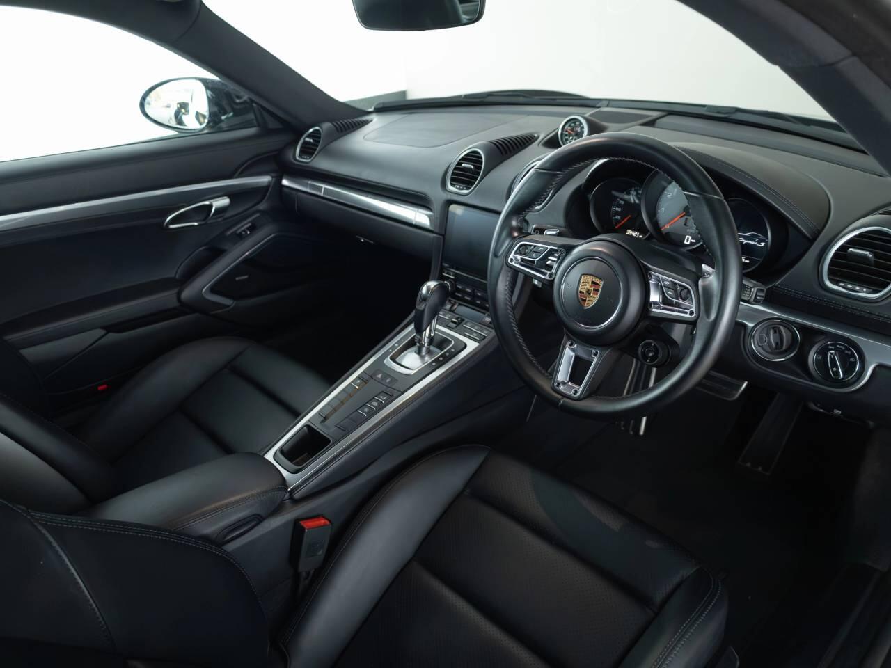 Used Porsche Cayman 2019 for sale - 77470657: Photo 4