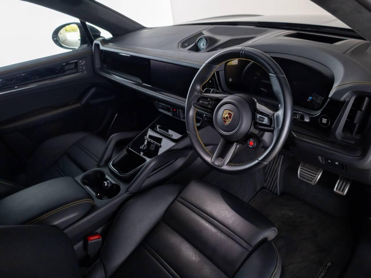 Used Porsche Cayenne 2024 for sale - 76677308: Photo 4