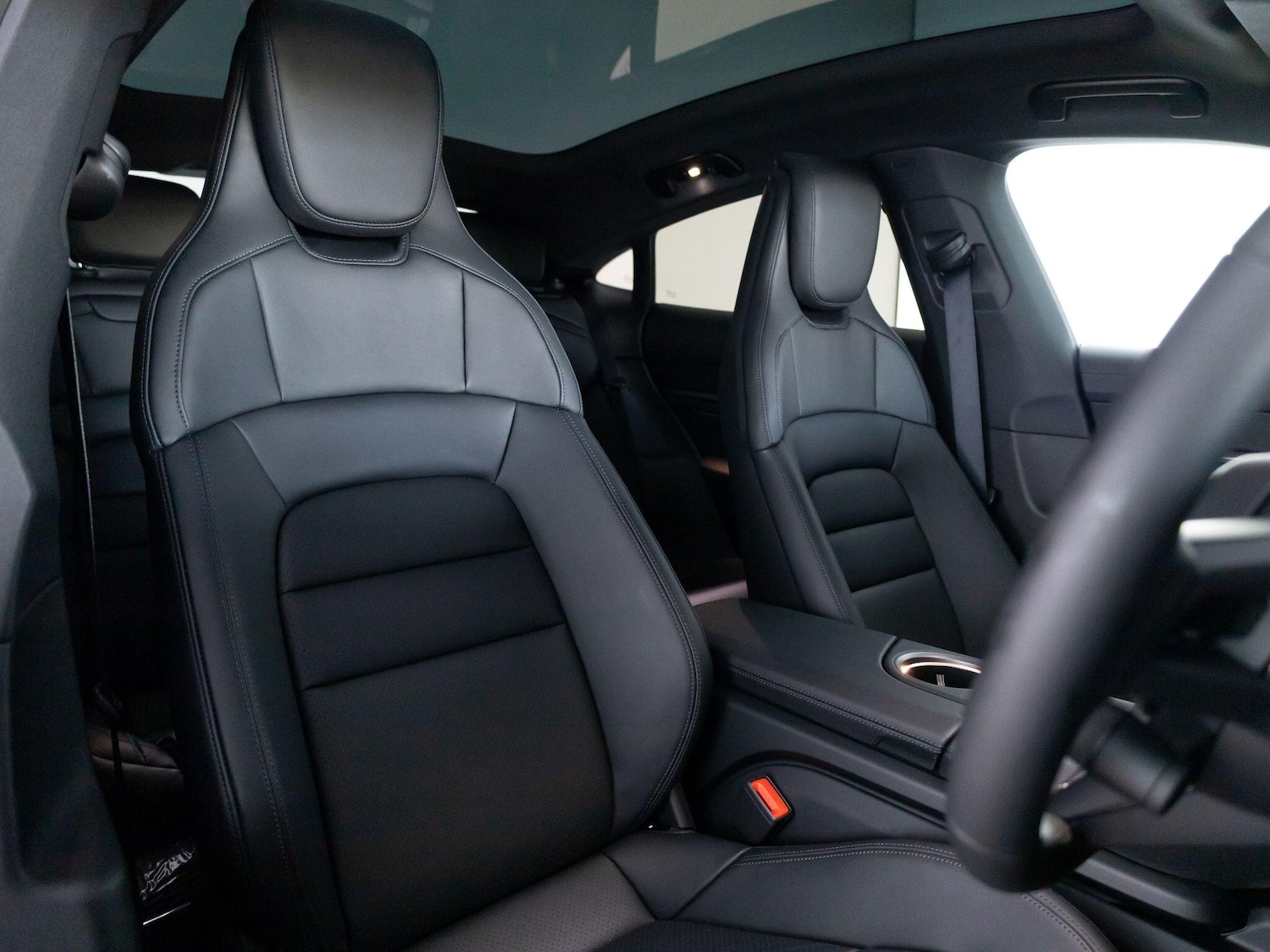 Used Porsche Taycan 2025 for sale - 77122496: Photo 12