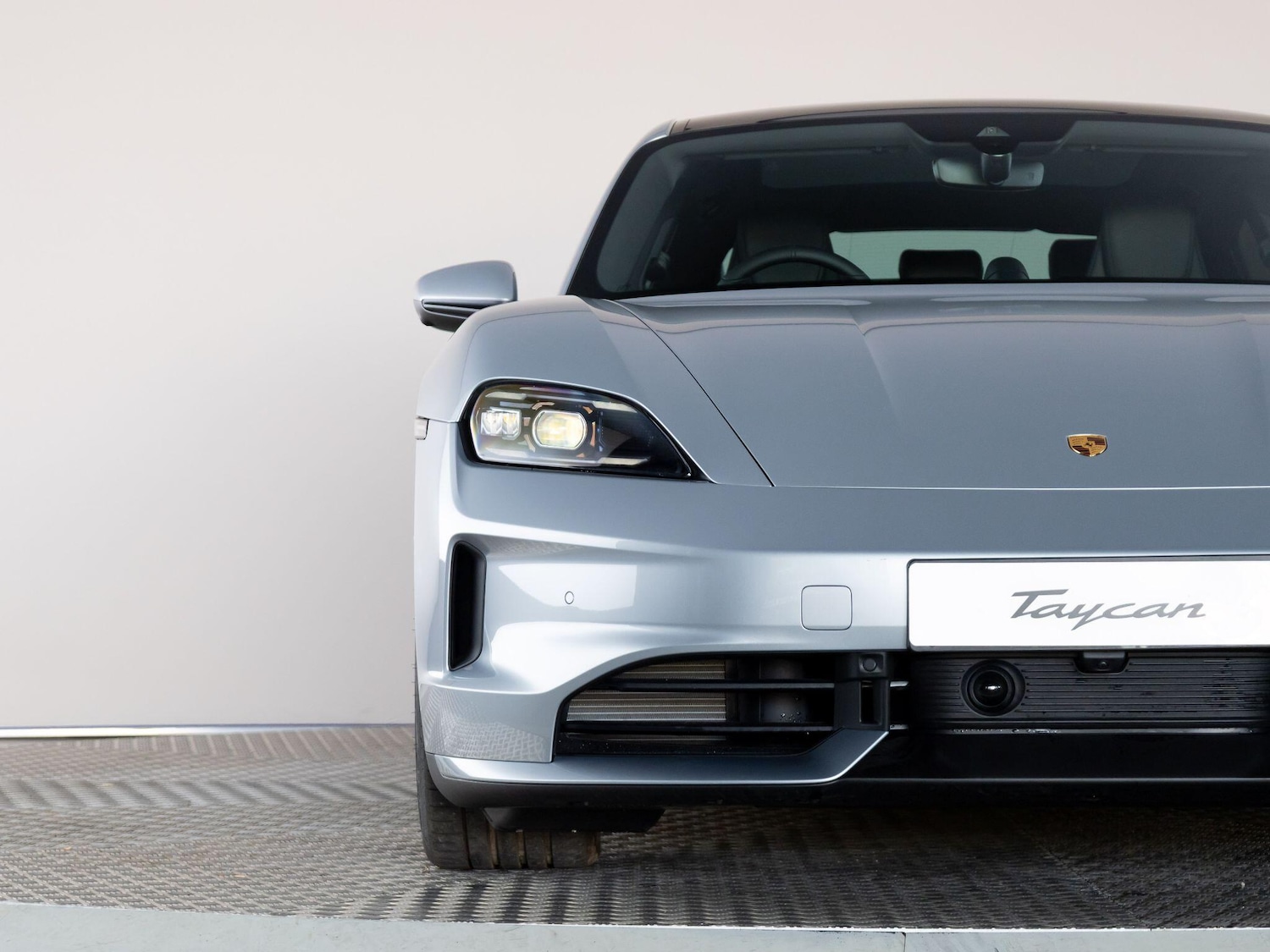 Used Porsche Taycan 2025 for sale - 77122496: Photo 8