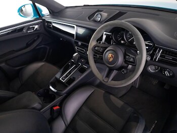 Used Porsche Macan 2022 for sale - 76231182: Photo