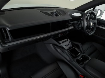 Used Porsche Cayenne 2025 for sale - 76261729: Photo 3