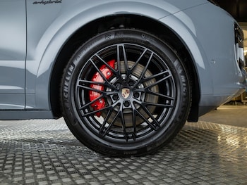 Used Porsche Cayenne 2025 for sale - 77177882: Photo