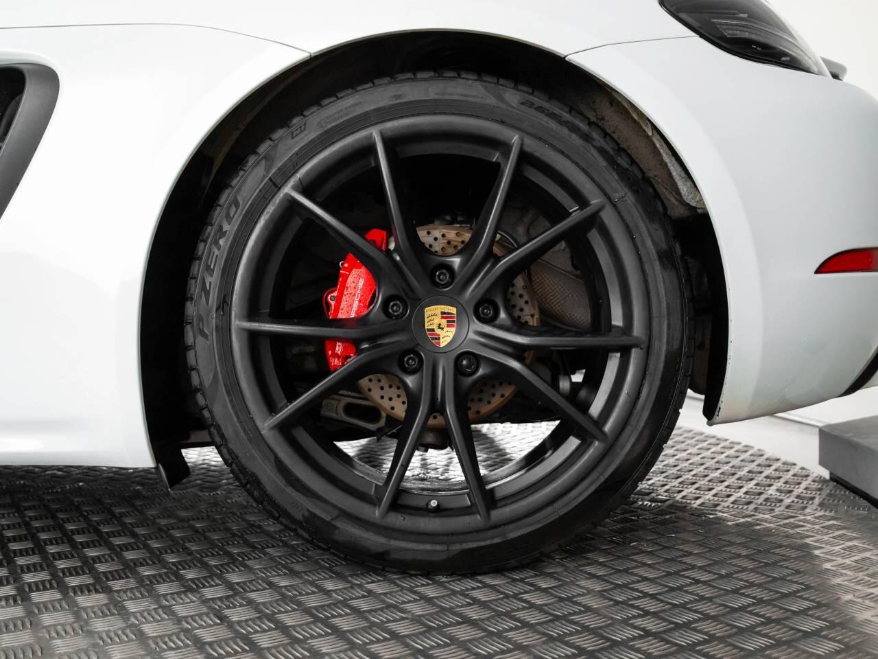Used Porsche Cayman 2018 for sale - 76315837: Photo 6
