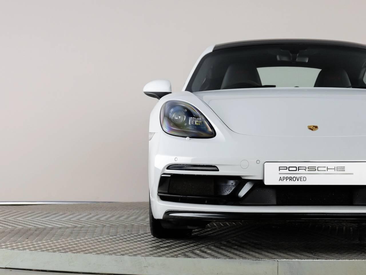 Used Porsche Cayman 2018 for sale - 76315837: Photo 9