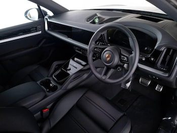 Used Porsche Cayenne 2025 for sale - 78190244: Photo