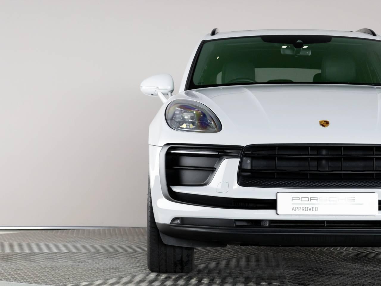 Used Porsche Macan 2021 for sale - 76328405: Photo 10