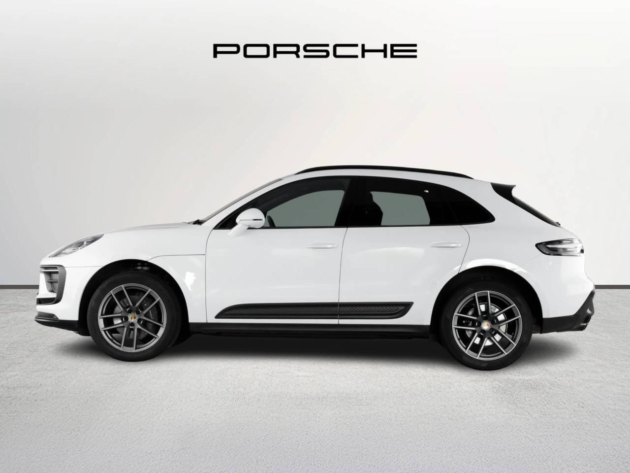 Used Porsche Macan 2021 for sale - 76328405: Photo 2