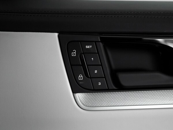 Used Porsche Cayenne 2025 for sale - 76261728: Photo 8