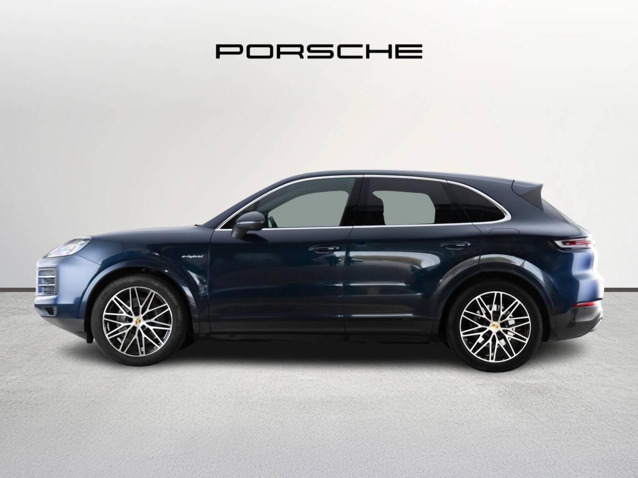 Used Porsche Cayenne 2024 for sale - 77122493: Photo 2