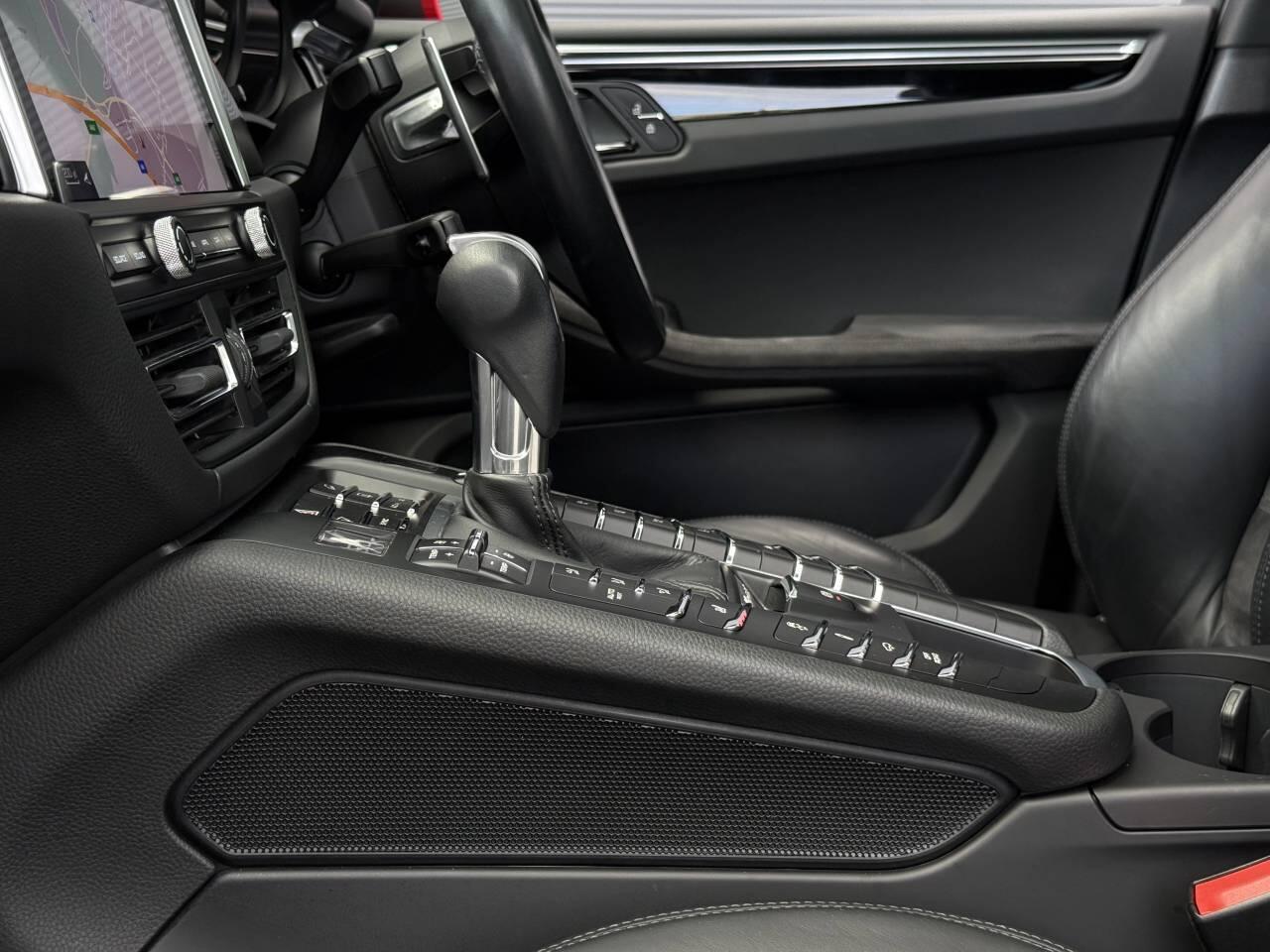 Used Porsche Macan 2020 for sale - 76914673: Photo 11