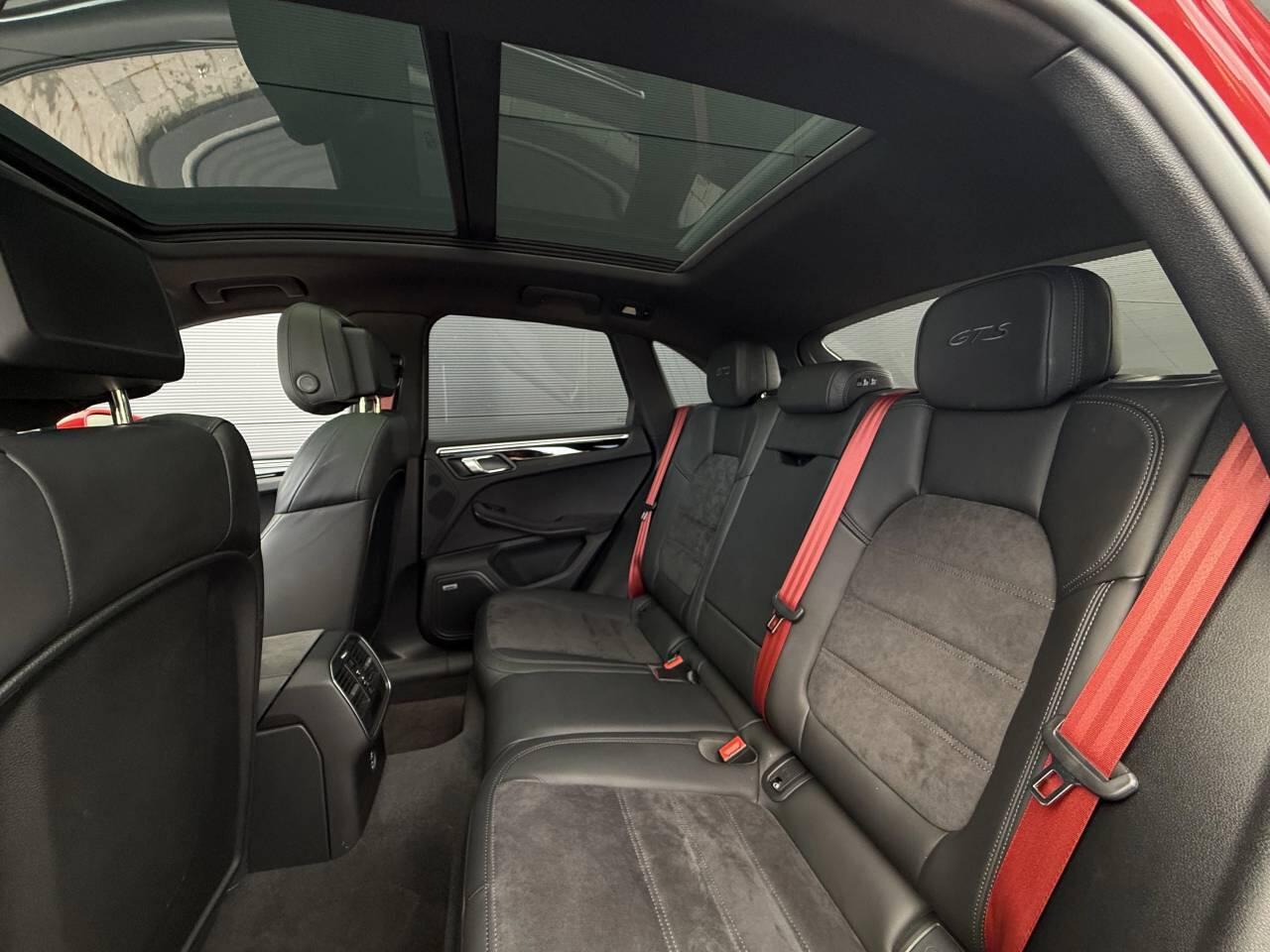 Used Porsche Macan 2020 for sale - 76914673: Photo 12