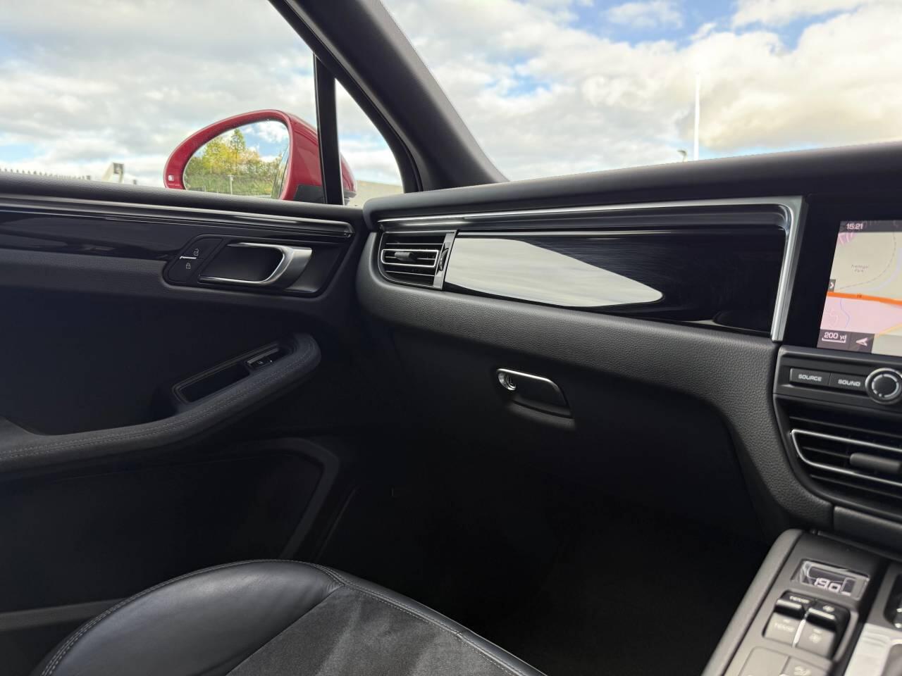 Used Porsche Macan 2020 for sale - 76914673: Photo 9