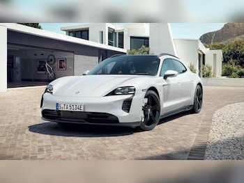 2023 (73) - 440kW GTS 93kWh 5dr Auto