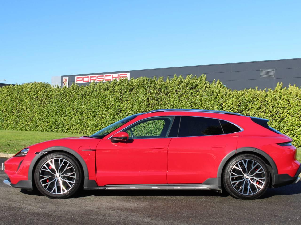 Used Porsche Taycan 2023 for sale - 77145564: Photo 11