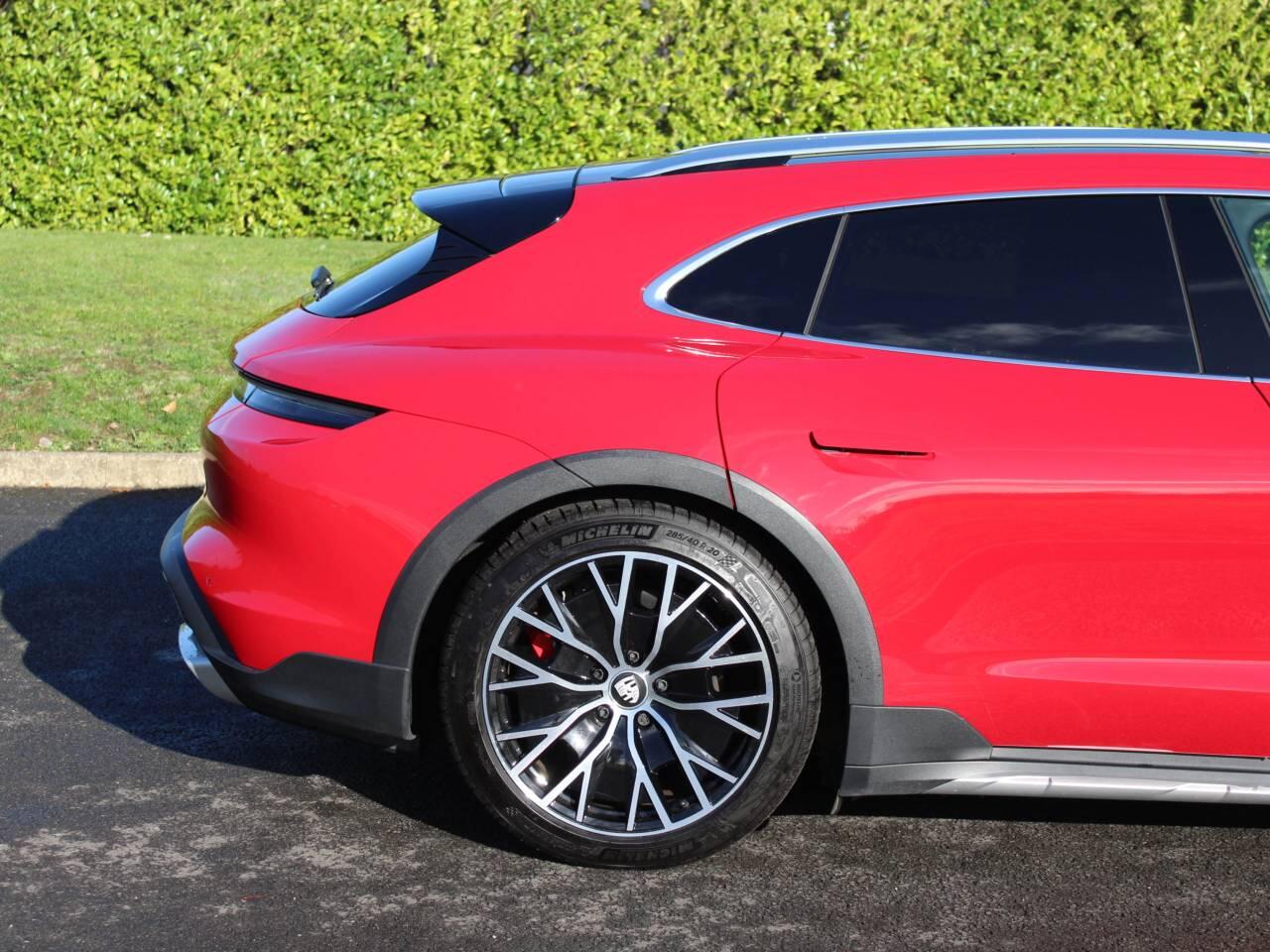 Used Porsche Taycan 2023 for sale - 77145564: Photo 12