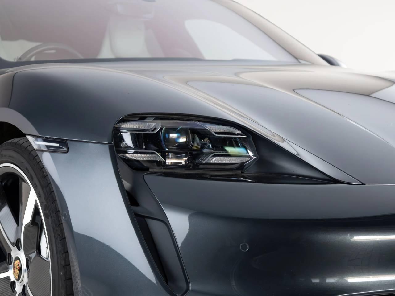 Used Porsche Taycan 2020 for sale - 78190271: Photo 10