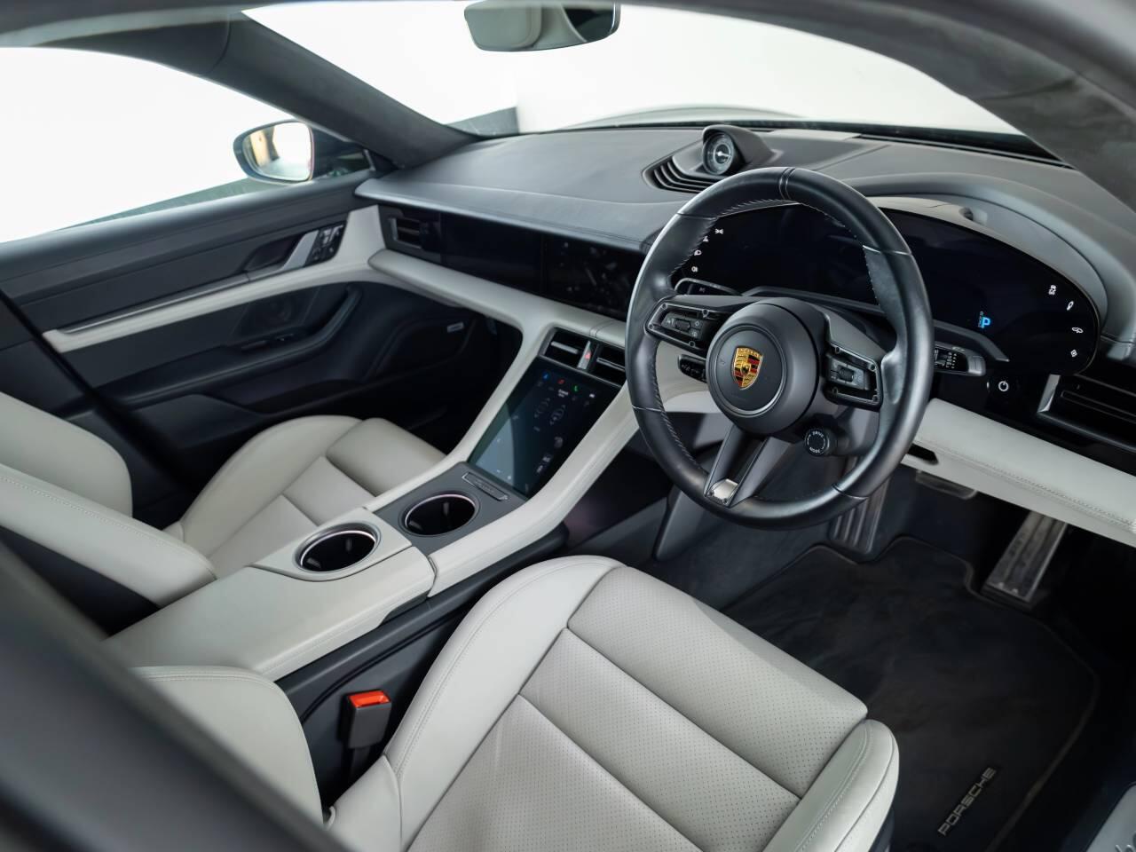 Used Porsche Taycan 2020 for sale - 78190271: Photo 4