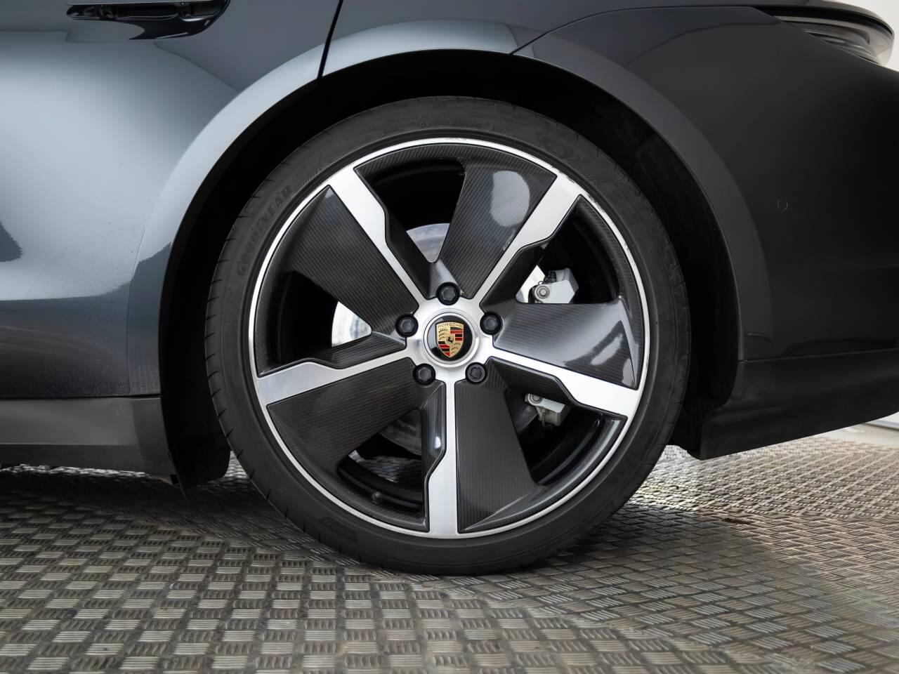 Used Porsche Taycan 2020 for sale - 78190271: Photo 6