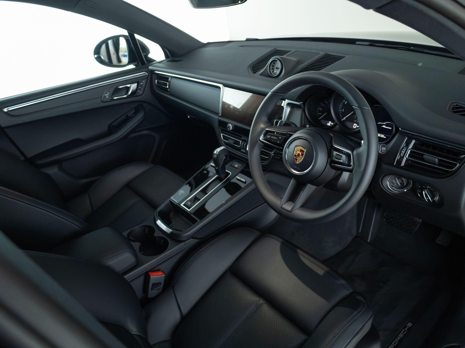 Used Porsche Macan 2026 for sale - 77649631: Photo 10