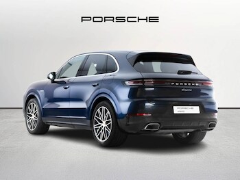 Used Porsche Cayenne 2024 for sale - 76678799: Photo