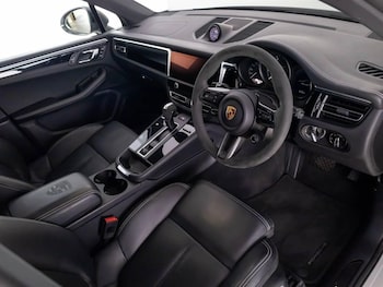 Used Porsche Macan 2023 for sale - 76231251: Photo