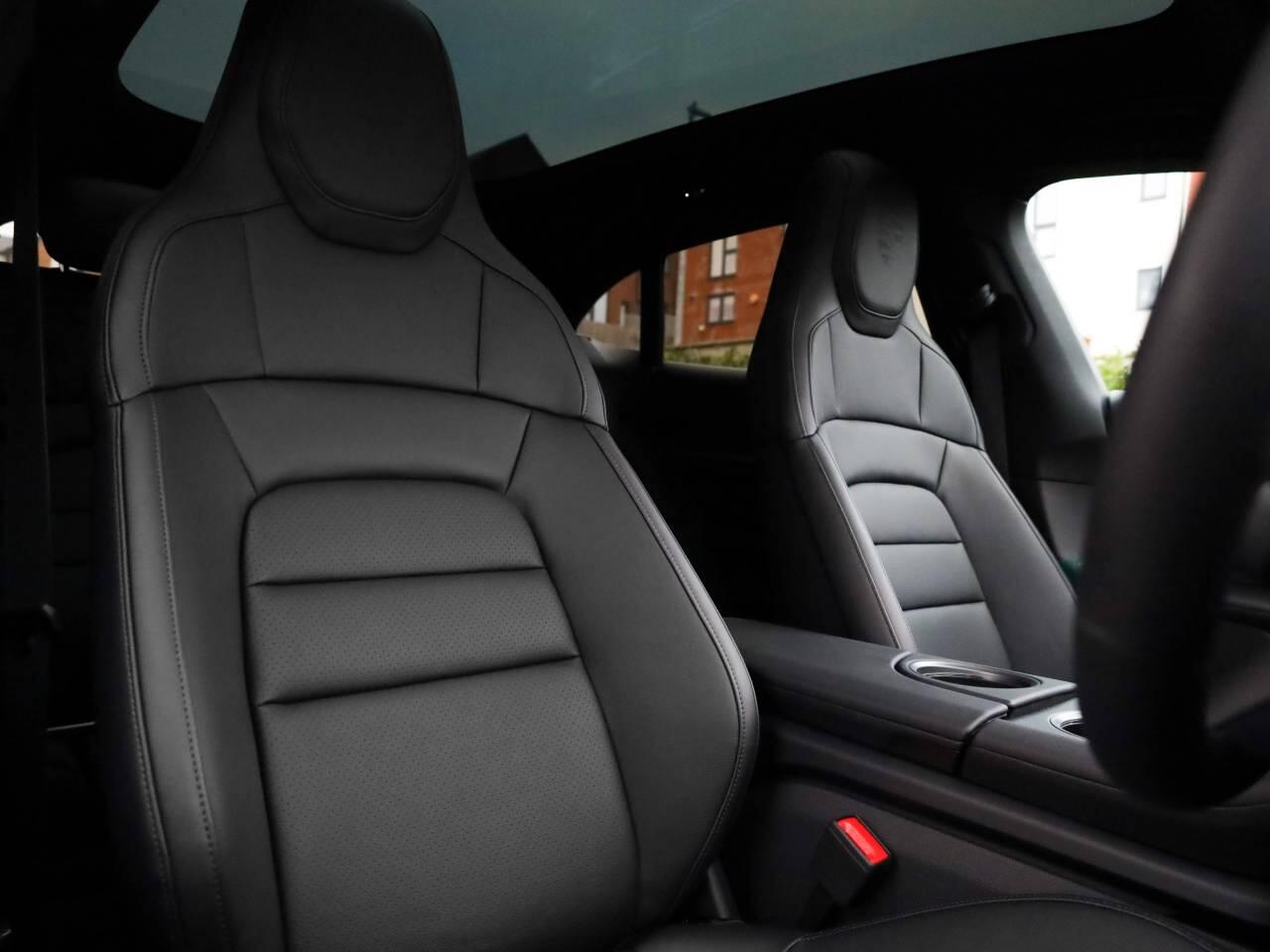 Used Porsche Taycan 2025 for sale - 76888409: Photo 5