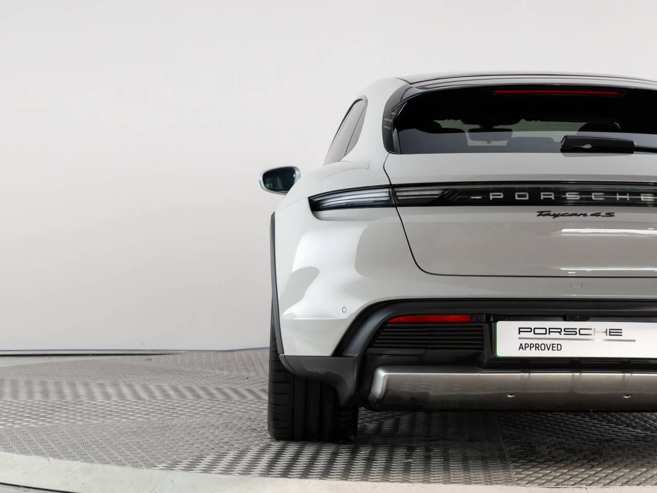 Used Porsche Taycan 2022 for sale - 76674790: Photo 11