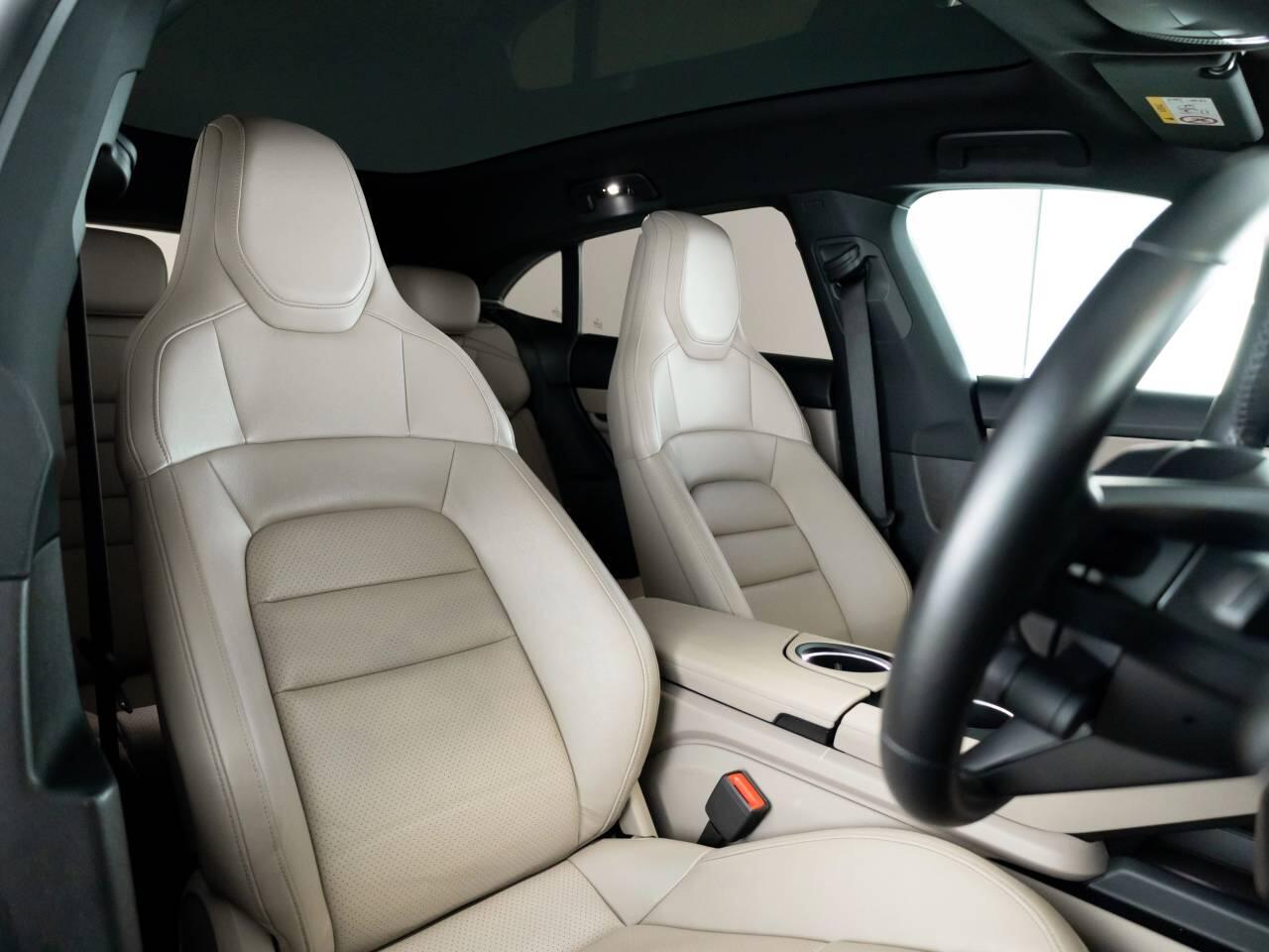 Used Porsche Taycan 2022 for sale - 76674790: Photo 5